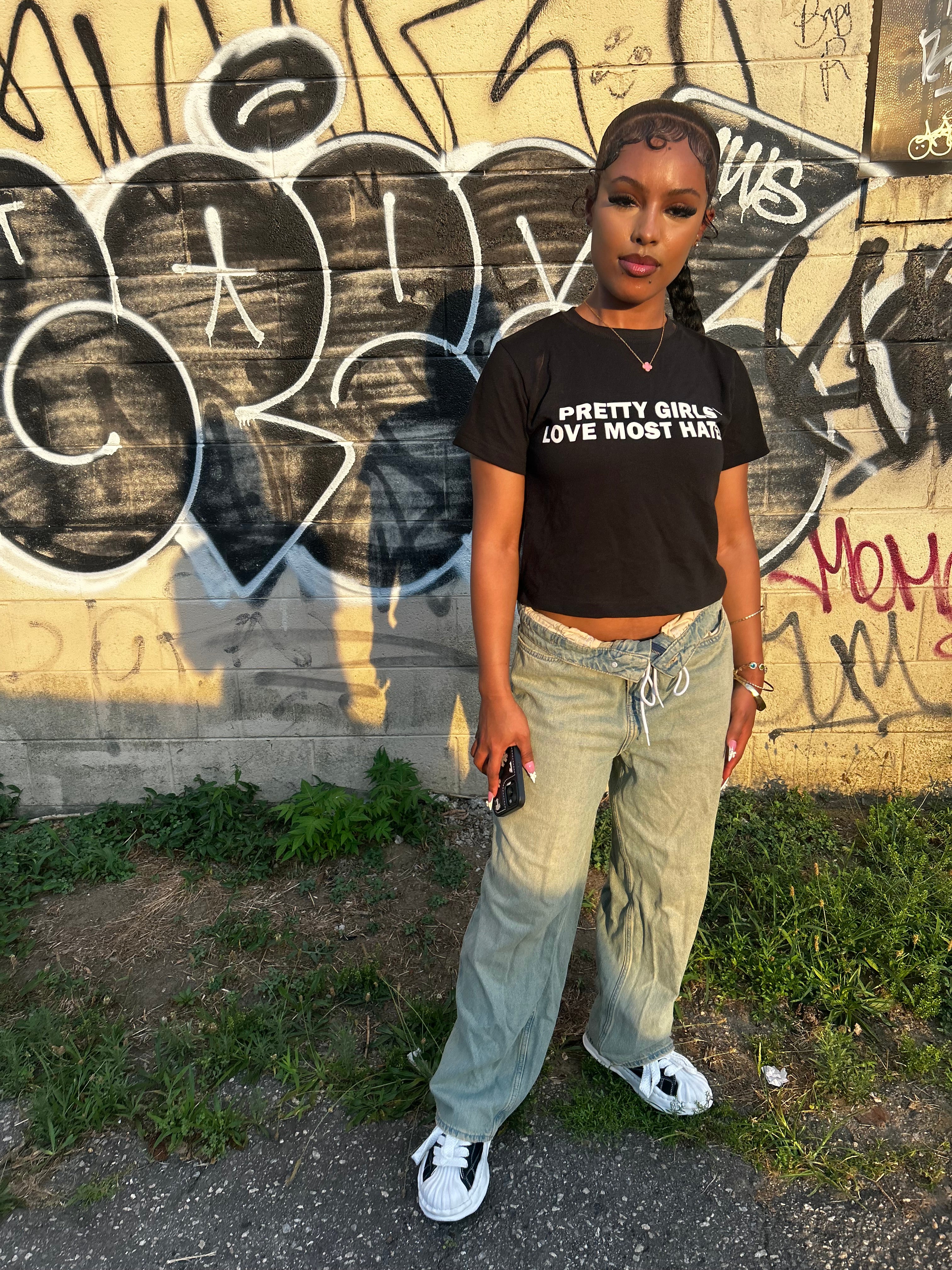 PRETTYGIRLSLOVE MOSTHATED CROPTOP (Black)